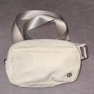 Lululemon Everywhere Belt Bag 1L